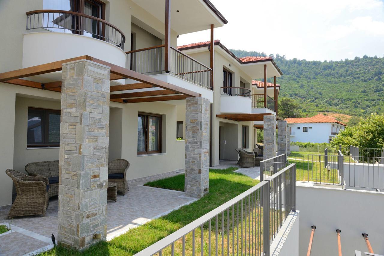 Seascape Villas Kinira Koinyra Exterior photo