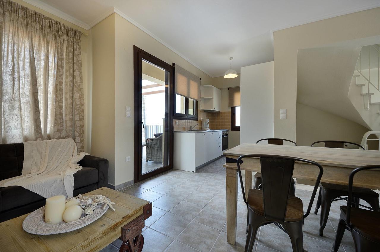 Seascape Villas Kinira Koinyra Exterior photo