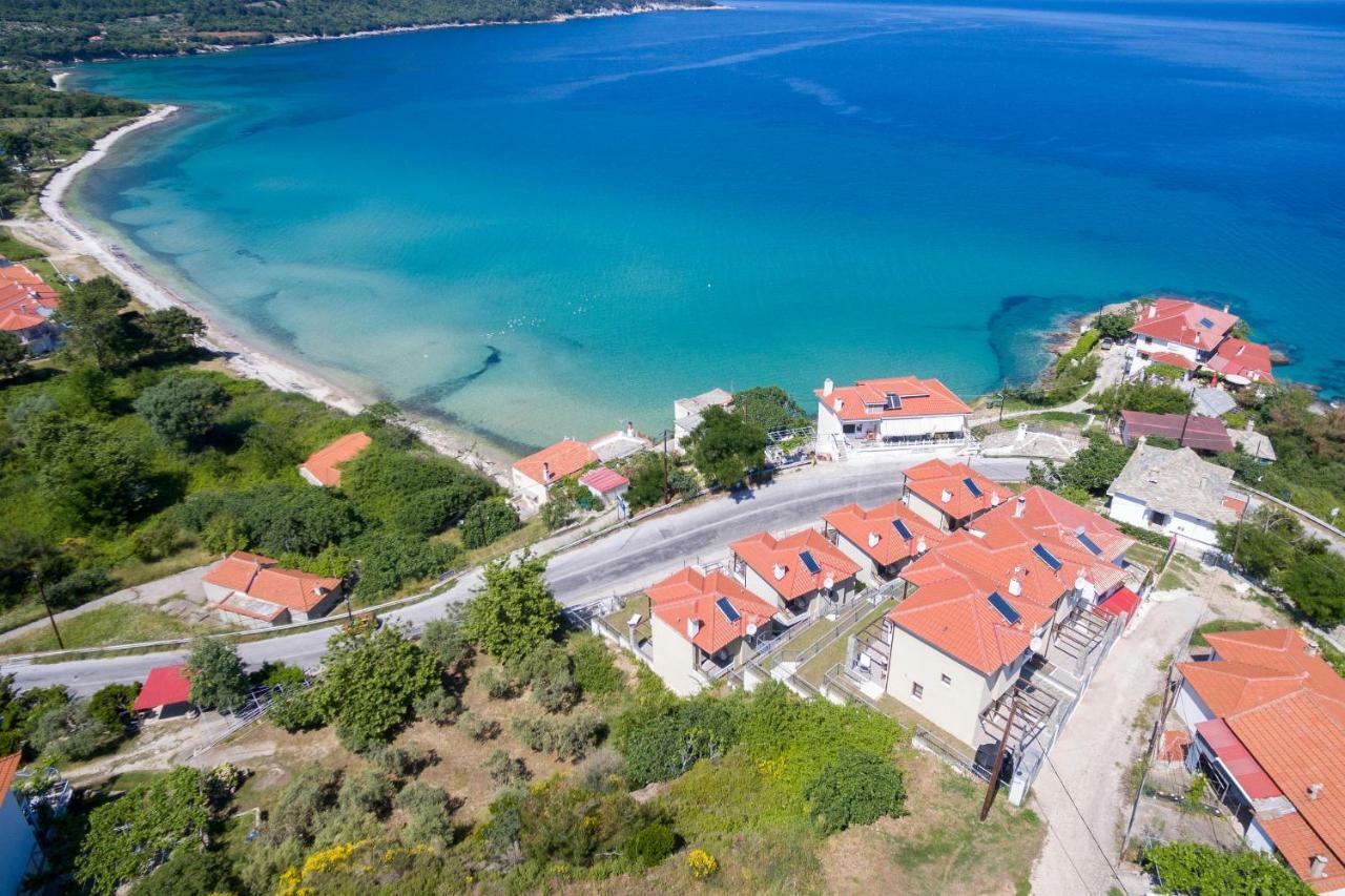Seascape Villas Kinira Koinyra Exterior photo